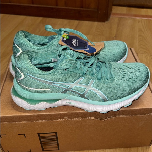 Asics size 7.5 NEW Women's sage blue Aqua Athletic Shoes gel nimbus 24 - Picture 2 of 11